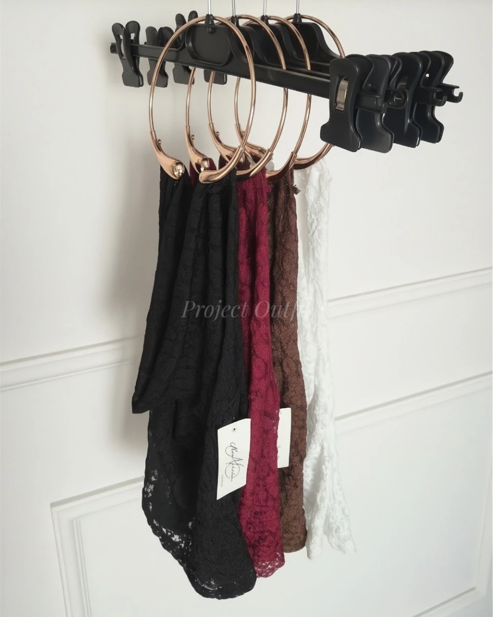 eleganckie-topy-z-koronki-halter-zloty-naszyjnik