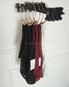 eleganckie-topy-z-koronki-halter-zloty-naszyjnik