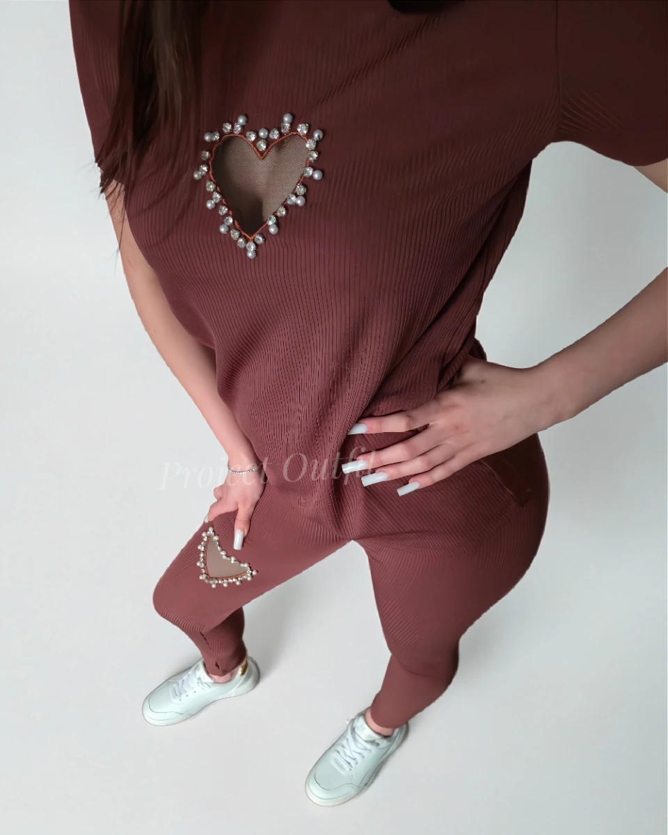 czekoladowy-komplet-legginsy-bluzka-serca