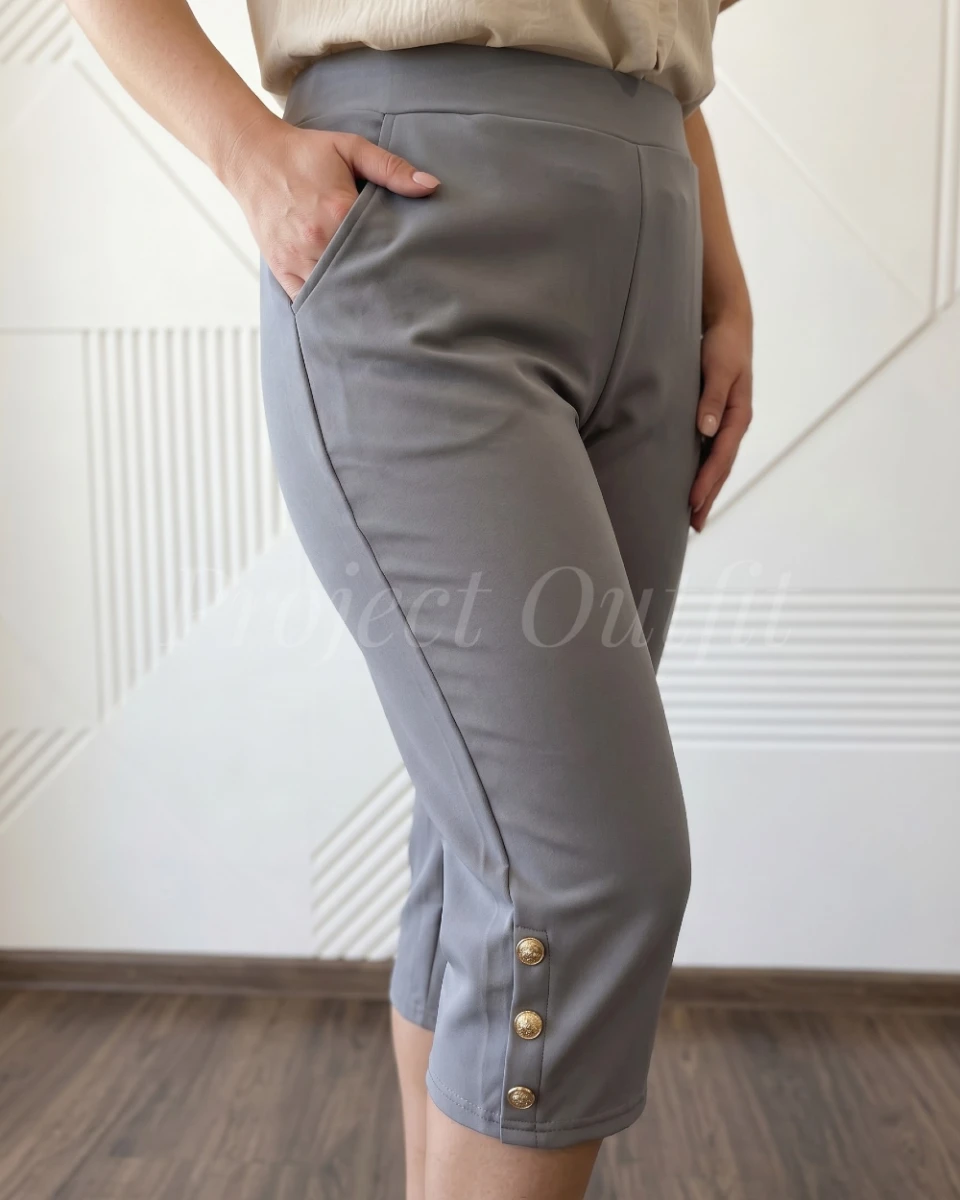 szare-spodnie-za-kolano-plus-size